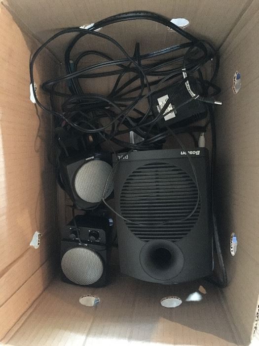LOTS OF ELECTRONICS (PARTS/PIECES) & SOME SPEAKERS
