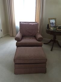 Chair/Storage Ottoman 