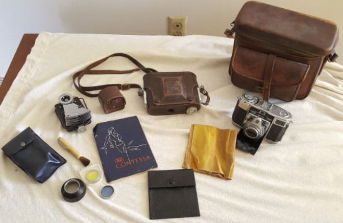 HPT022 Vintage Zeiss Ikon Contessa Camera & Accessories
