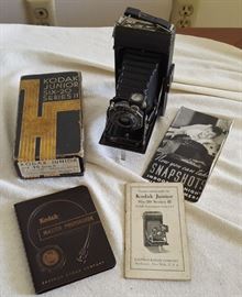 HPT021 Vintage Kodak Junior Six-60 Series II  & Photoguide
