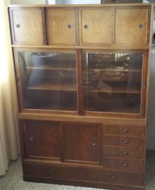 HPT060 Vintage Solid Wood Display Cabinet
