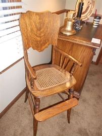 DSCN3825  Antique oak youth chair