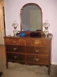 Antique Dresser w/Mirror, Pair of Antique Lamps