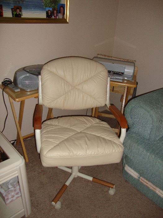 Swivel Chair (2)