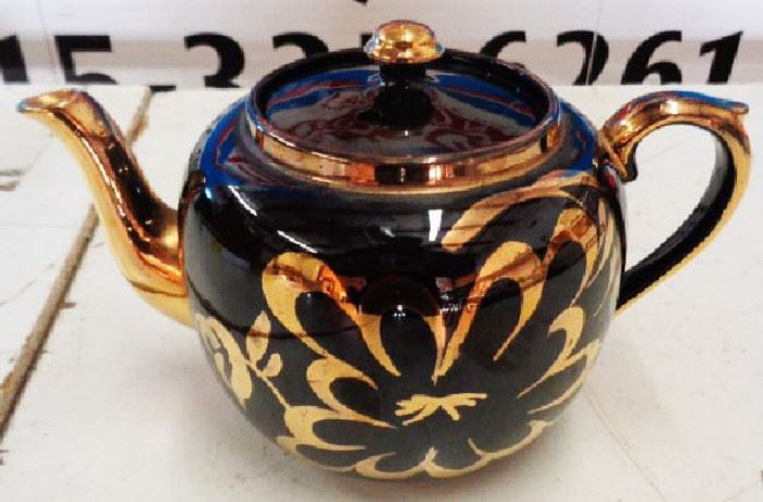 Antique Tea Pot (English)
