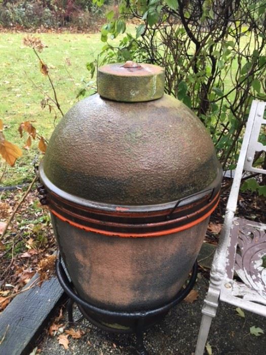 Ceramic BBQ grill, smoker