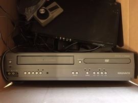 MAGNAVOX VCR/DVD combo