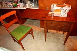 White Sewing Machine With Sewing table and Chair
