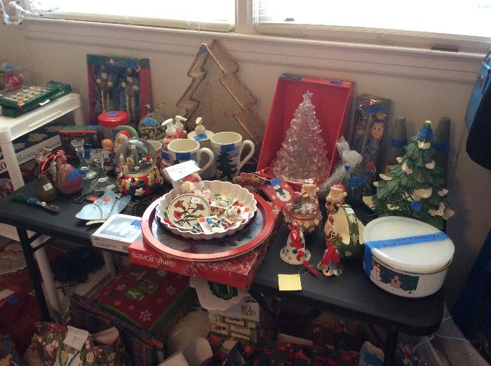 Tons of Christmas, lots of cool vintage