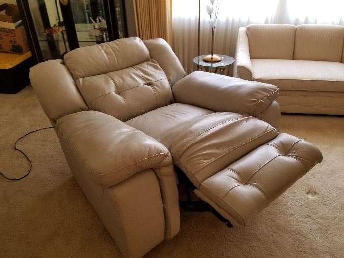 Automatic Leather Recliner - Very Comfortable