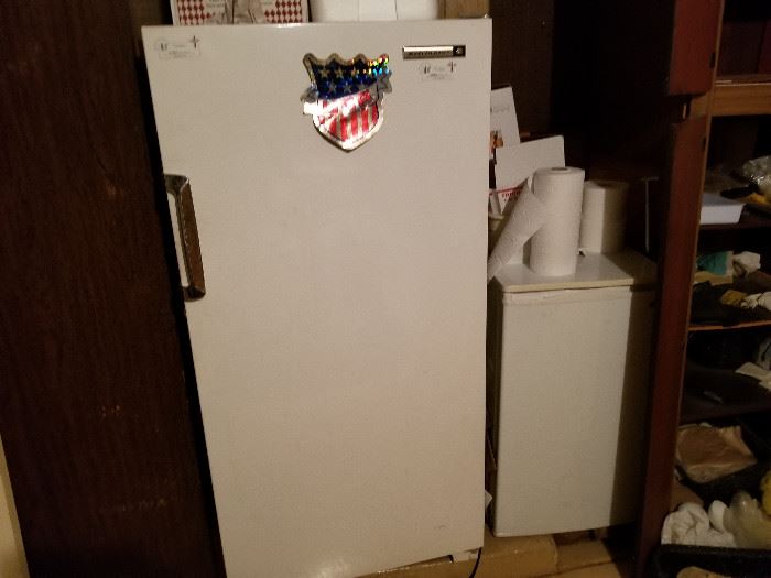Refrigerator & Bar Sized Refrig