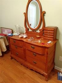 This bedroom set is beautiful!!  This dresser is in excellent condition!