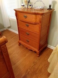 Here's the chest that goes with the bedroom set!
