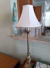 One of the many nice lamps in this sale!!