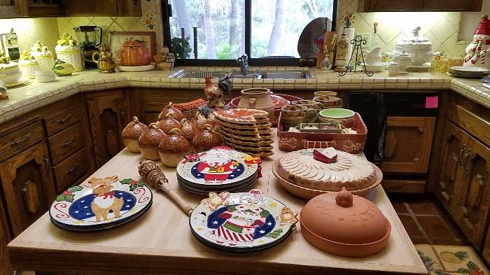 Christmas Decorative Plates & Spanish Ware