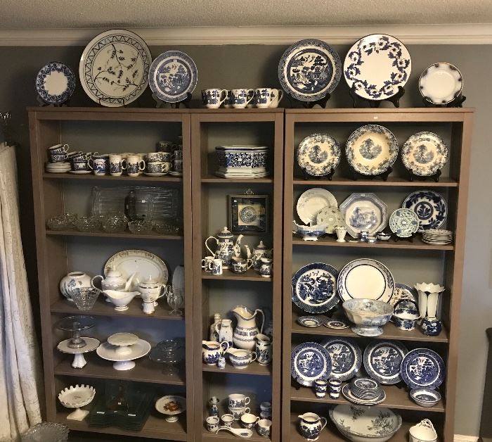 Willow ware and serving pieces 