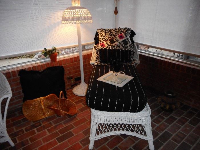 Vintage White Wicker Chaise Lounge with Cushion, White Wicker Floor Lamp