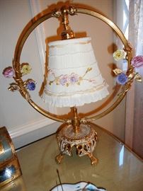 VIntage Brass Enamel Lace Shade Gorgeous Dresser Lamp (2)