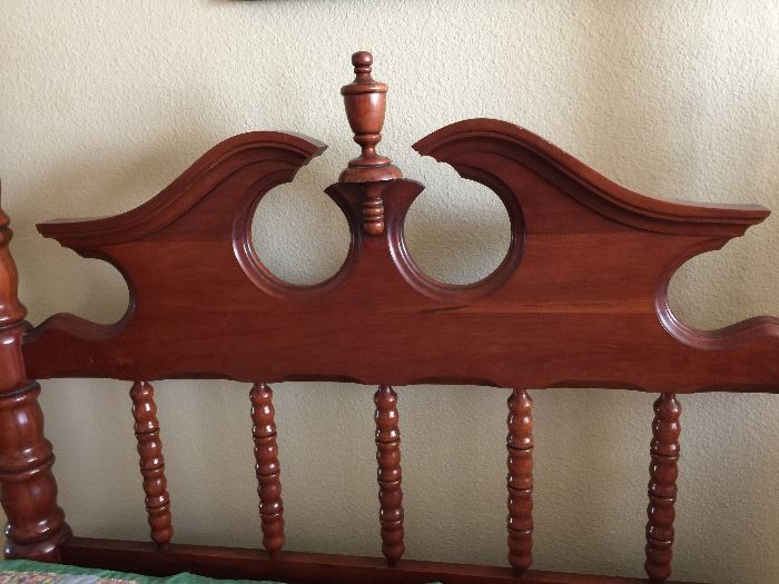 Detail to headboard on twin beds
