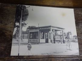 Vintage petroliana photo