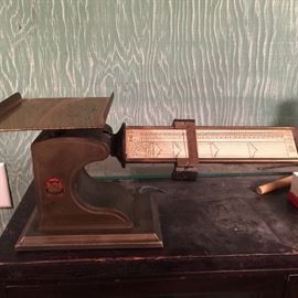 VINTAGE ANTIQUE PELOUZE POSTAL SCALE