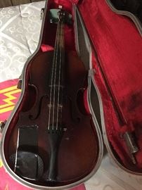 violin with case-Stradivarius reproduction