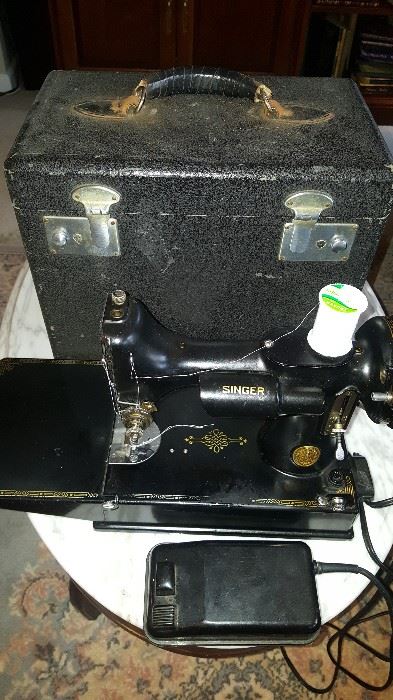 Singer Featherlite Sewing Machine