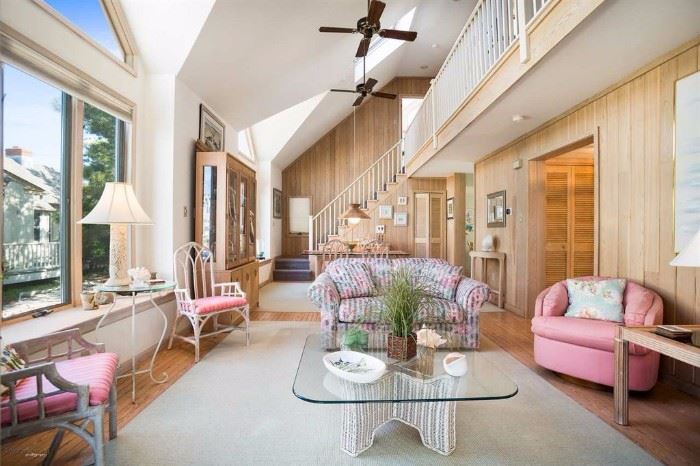 Elegant living room furnishings