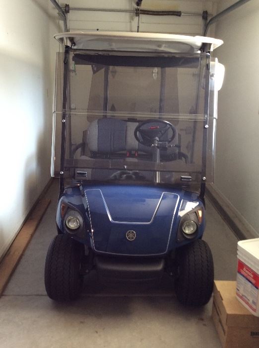 2014 Yamaha gas golf cart, almost new!!!