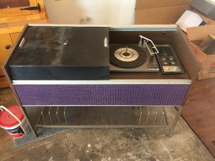 1960's RCA Record and Radio Player- WORKS AMAZING!