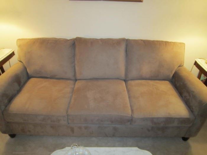 Haverty 's brown microfiber sofa