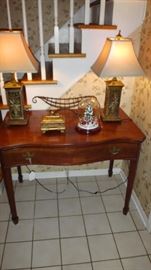 Gorgeous vintage/antique entryway desk.   