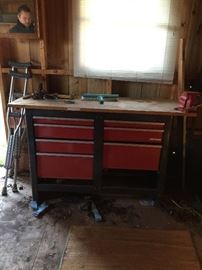 Craftsman workbench with vice 