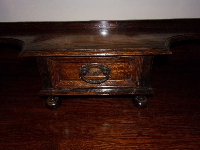 Antique dresser with barley twist stand for mirror