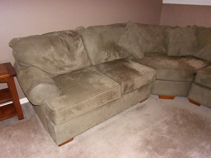 U shape sectional with queen sofa sleeper