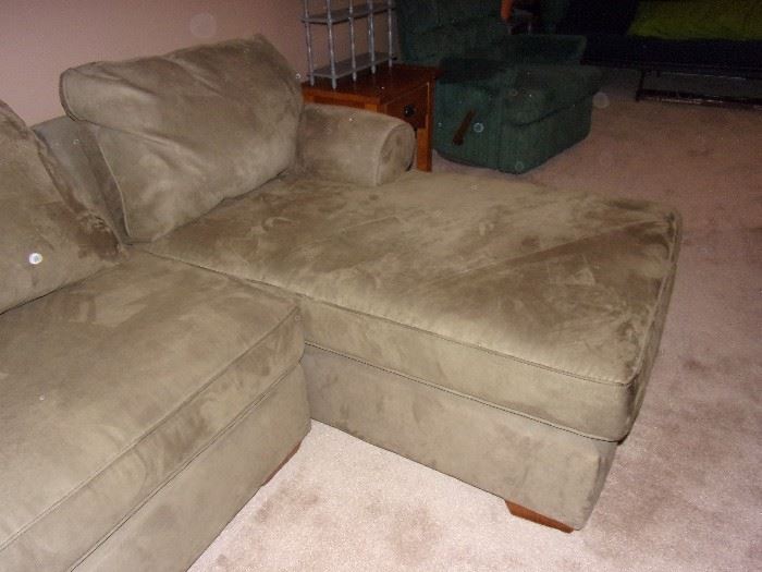 U shape sectional with queen sofa sleeper