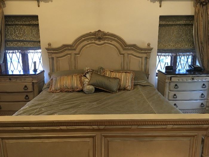 LAURA ASHLEY KING SIZE BEDROOM SUITE