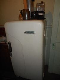 Retro Refrigerator (Deep Freeze Brand) Runs but does not cool