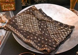 Women's Scarf with Metal Mesh Embroidery