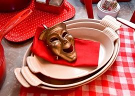 Le Creuset (Red & Green), Mask Wall Hanging