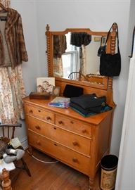 Antique Chest of Drawers with Mirror (Turned Spool Spindle)