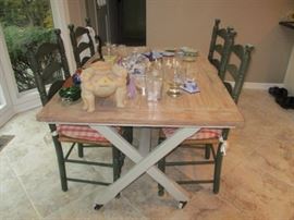 KITCHEN / DINING SUITE