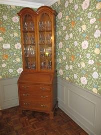 WALNUT DAVIS SECRETARY