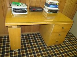 TRI-BOND MID-CENTURY BLONDE WOOD DESK