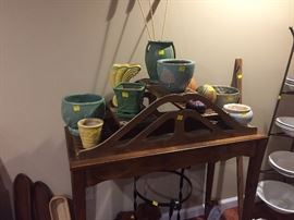 Vintage plant table and vintage ceramics