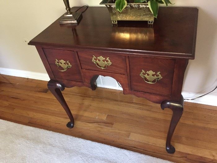 Chippendale style 3 drawer accent table in beautiful condition.