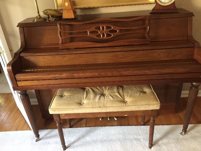 Marantz upright piano, in excellent condition, just needs a little tuning.