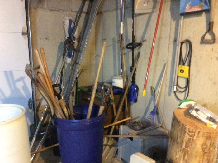 Lots of yard and garden items
