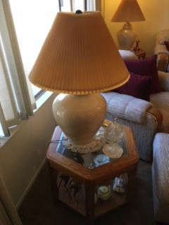 END TABLE, TABLE LAMP, COLLECTIBLES
