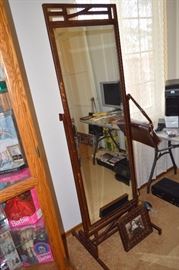 Standing mirror